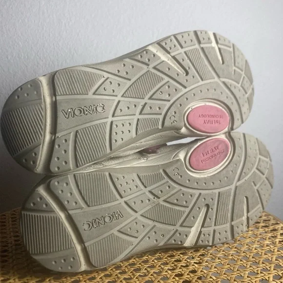 Vionic Cypress Trail Walker Hiking Boots - Picture 8 of 13